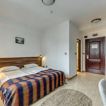 Hotel Ema
