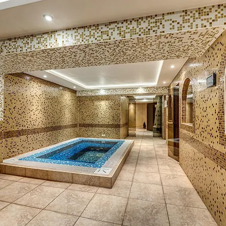 Hotel Ema