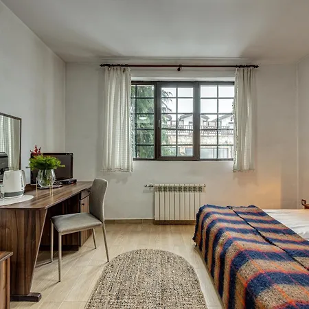 Ema Hotell